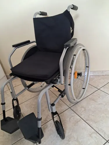 Cadeira de Rodas 43cm até 125kg