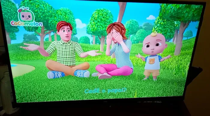 Vende-se TV TCL semi nova 1100 tem conversa!