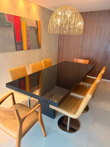 Mesa de jantar de luxo 
