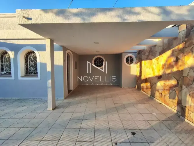 Casa com 4 quartos em Jardim Santa Maria - Jacareí - SP