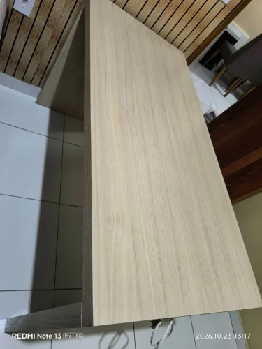 Mesa para escritório com tomada adaptada retirada perto via Norte