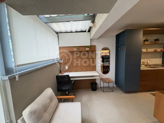 Studio mobiliado à venda em Moema, a 250 metros do metrô Moema