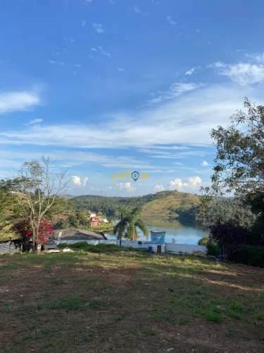 Chácara à Venda em Igaratá, Centro, 2 Quartos, 200m²