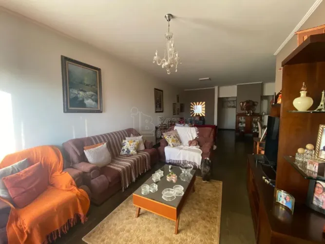 Venda de Apartamentos / Padrão na cidade de Araraquara
