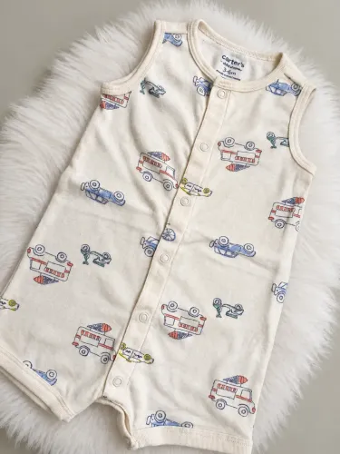 Romper Carters 3 a 6 meses