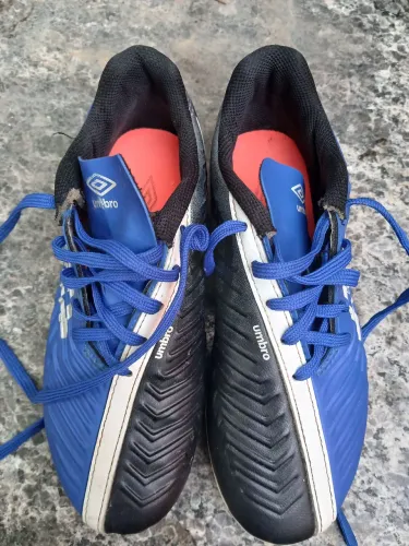 Chuteira Umbro Fifty