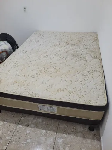 Vende cama box casal