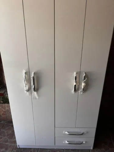 Roupeiro 4 portas MDF