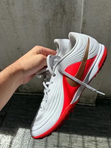 Chuteira Nike Tiempo Maestro Academy Society