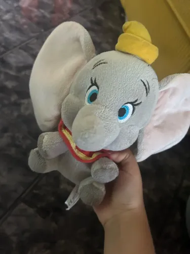 vendendo pelúcia dumbo 