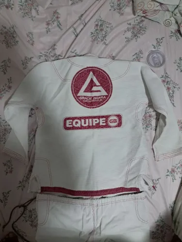 Kimono GB Equipe Pre Encolhido Girls 10 a 12 anos<br>10 a 12 anos.
