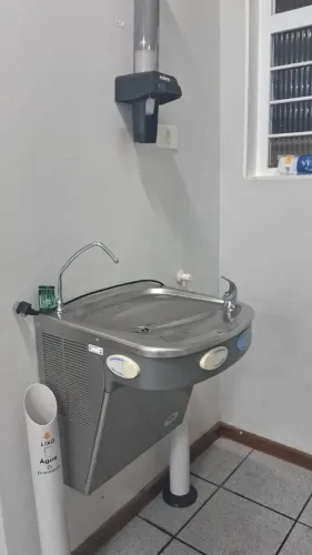Bebedouro em aço inox apenas 990 reais 