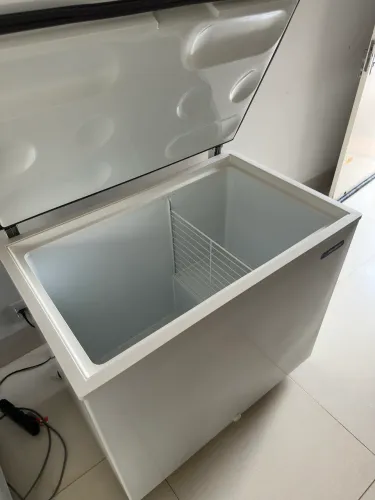 Freezer Metalfrio 293 Litros 4 meses de uso