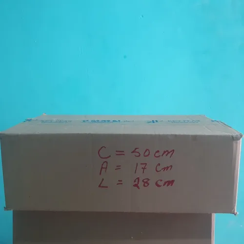 Caixa de papelão com medida de:50x17x28,ideal para transporte de mercadorias ,leilão unid