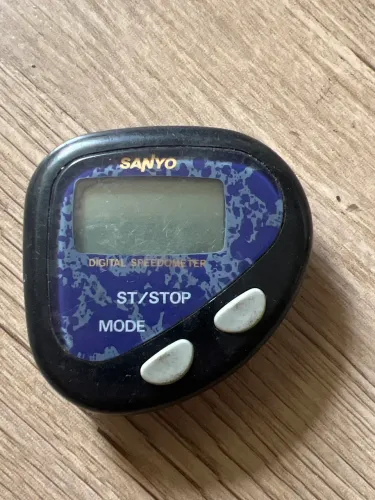 Digital speedometer Sanyo vintage anos 80 no estado