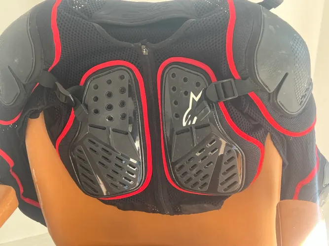 Protetor alpinestar para trilha 