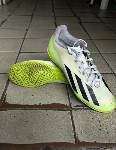 Chuteira Adidas