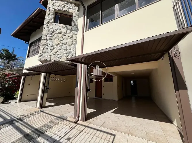Casa 3 Quartos com 1 Suíte e 264m² - Capoeiras - CEN