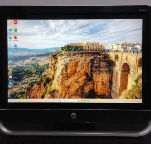 Desktop All In One Hp Pavilion 23 Amd A6 8gb Ram 1tb Win 11  (Usado)