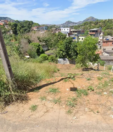 Terreno grande e muito barato. Tem negócio. No novo loteamento da Imobiliária Universal