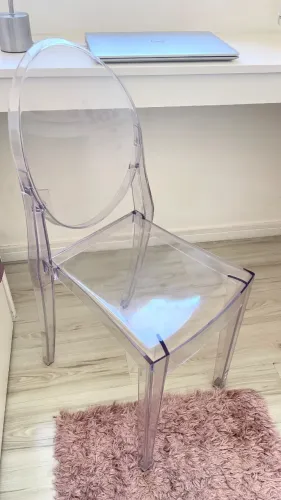 Cadeira acrílico transparente