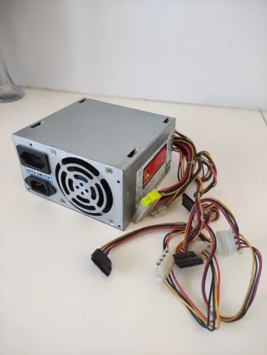 Fonte de alimentação ATX Positivo de 250W