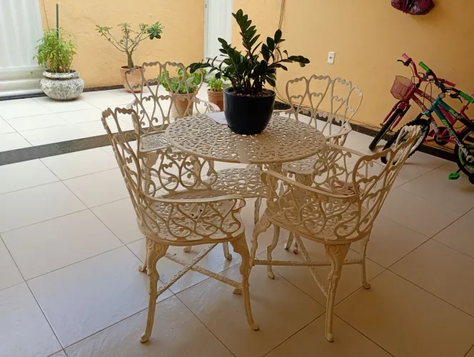 Mesa de varanda com 4 cadeiras
