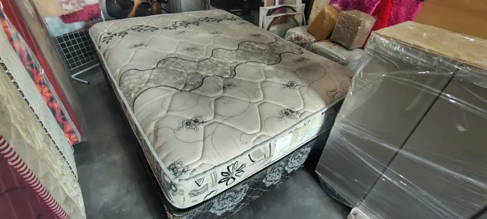 CAMA BASE E COLCHÃO USADOS ENTREGA GRÁTIS 