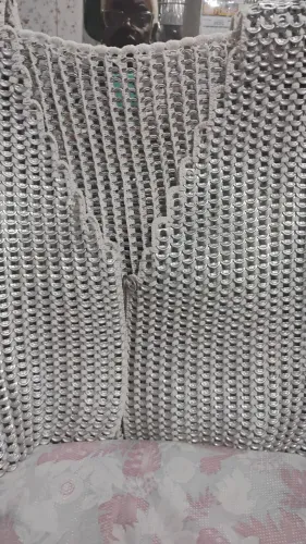 Colete Artesanal feito de Lacres e crochet