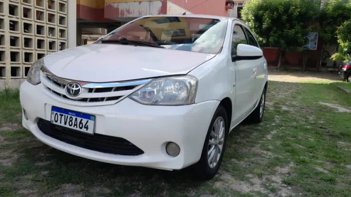 Toyota Etios XLS Sedan 1.5 Flex 16V 4P Mec. 2014