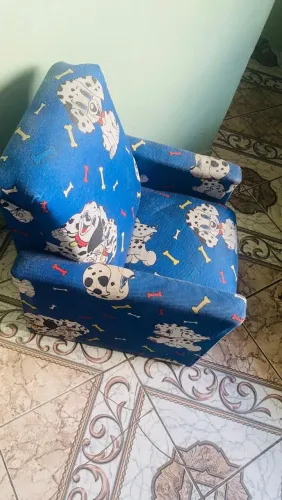 Poltrona infantil de criança linda maravilhosa boa para o seu filho estudar e descansar e