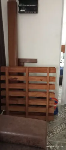 Cama solteiro madeira maciça com baú