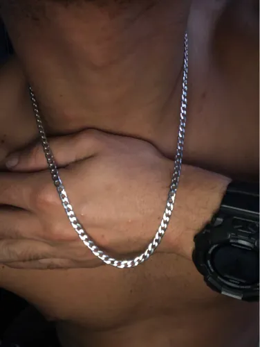 Prata original , não fica preta?