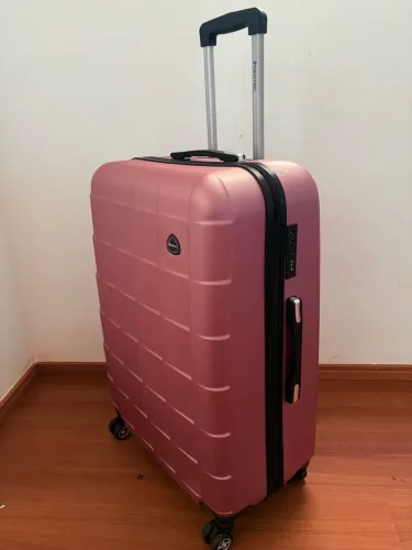 Mala grande com capacidade de até 40kg