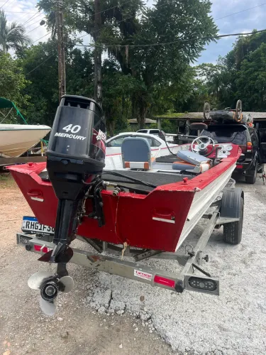 Barco pesca esportiva