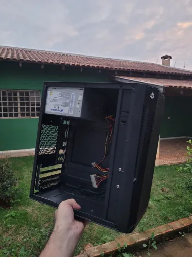 Gabinete Gamer Warrior Kanza Frente Mesh USB 3.0 + Fonte FSP Bivolt Automático