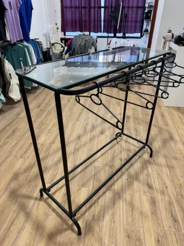 Mesa de Vidro com Arara