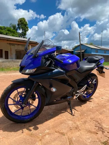 R15 ABS 2025