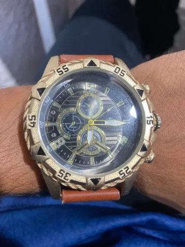 Relógio Gold (ouro falso )
