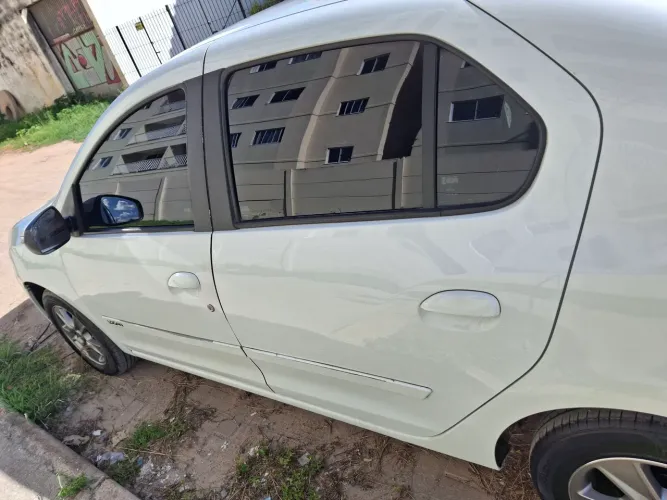 Renault Logan Dynamique Hi-flex 1.6 8V 4P 2015