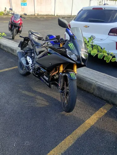 Yahama R3