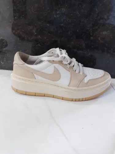 Nike air Jordan elevante número 40