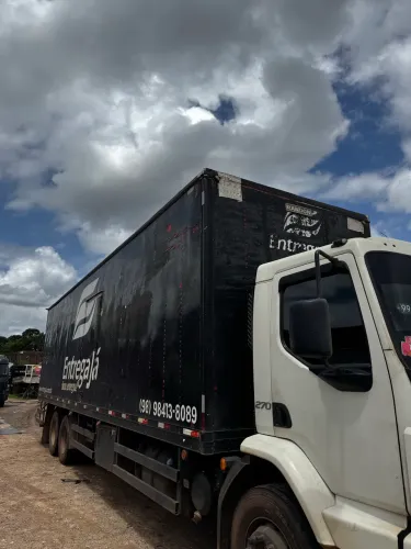 Baú seco em perfeito estado 