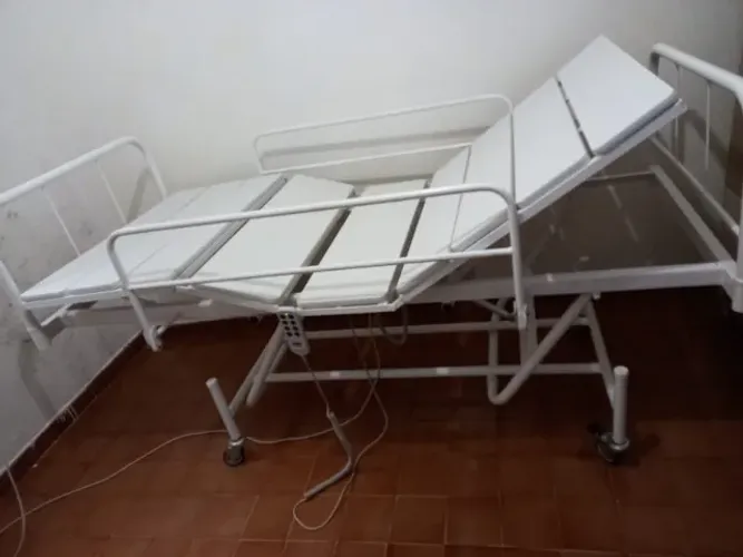 PROMOÇÃO! Cama hospitalar motorizada com colchão incluso - EXCELENTE ESTADO
