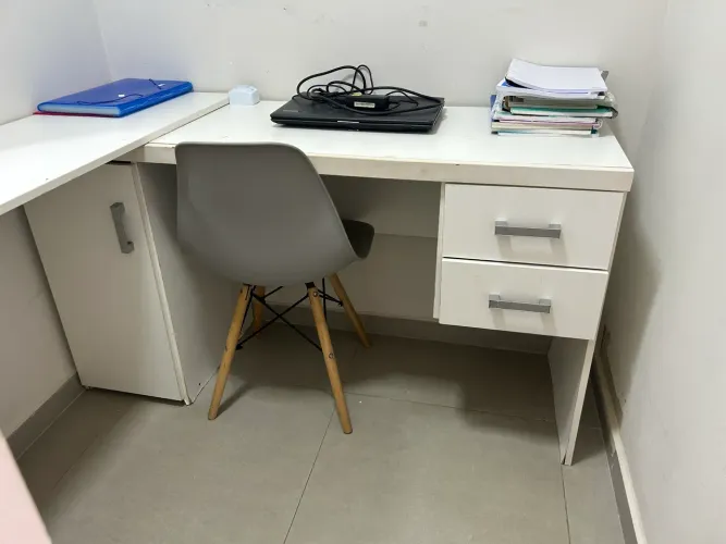 Escrivaninha + bancada em L ( vendo junto ou separado) 
