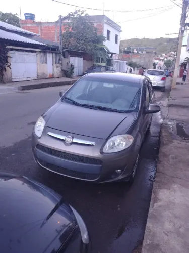 Fiat Palio Attractive 1.0 EVO Fire Flex 8V 5P 2012