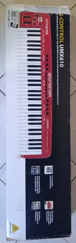 Teclado Controlador MIDI Behringer U-Control UMX610 (61 Teclas) - Vermelho