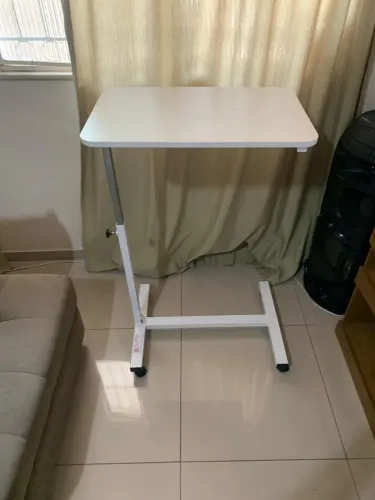Mesa de Refeição Hospitalar com Rodinhas - R$ 150