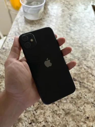 ? iPhone 11 Preto - Bem Conservado - Bateria 73%