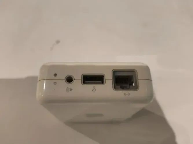 Apple AirPort Express Base Station (Modelo A1264 - 1ª Geração) USADO
